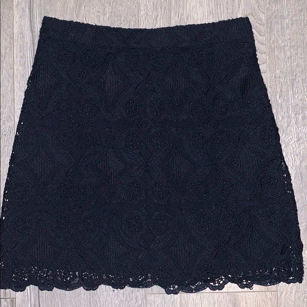 Lace skirt